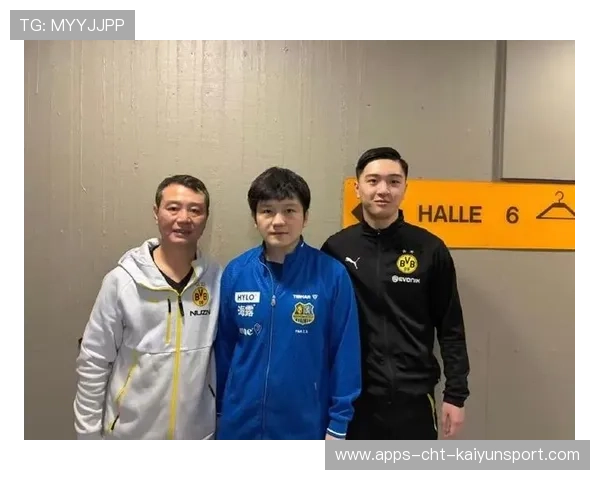 赛后趣事：多特蒙德教练成樊振东“粉丝”抢合影